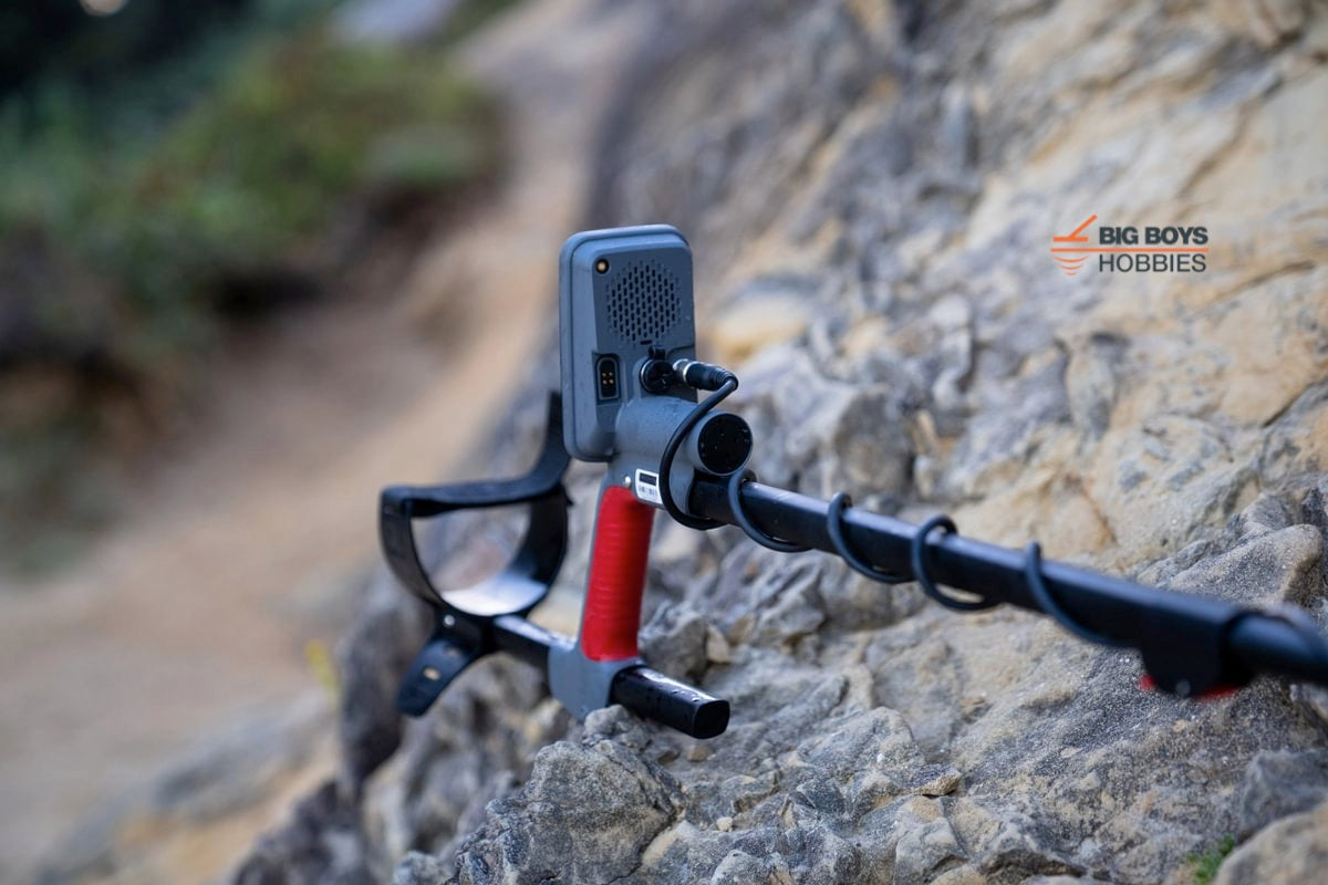Minelab Vanquish 560 Metal Detector – Big Boys Hobbies Metal Detectors